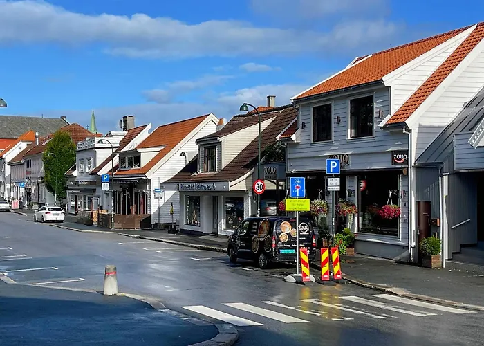 Vibrant Apartment On Bustling Street, Above A Restaurant Perfect For Tourists,