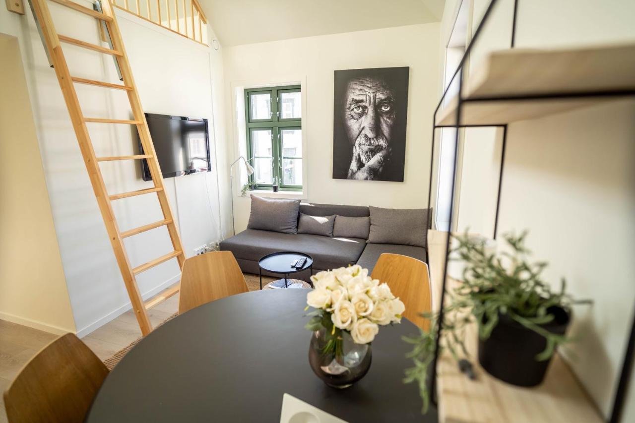 Vibrant On Bustling Street, Above A Restaurant Perfect For Tourists, Apartment Stavanger