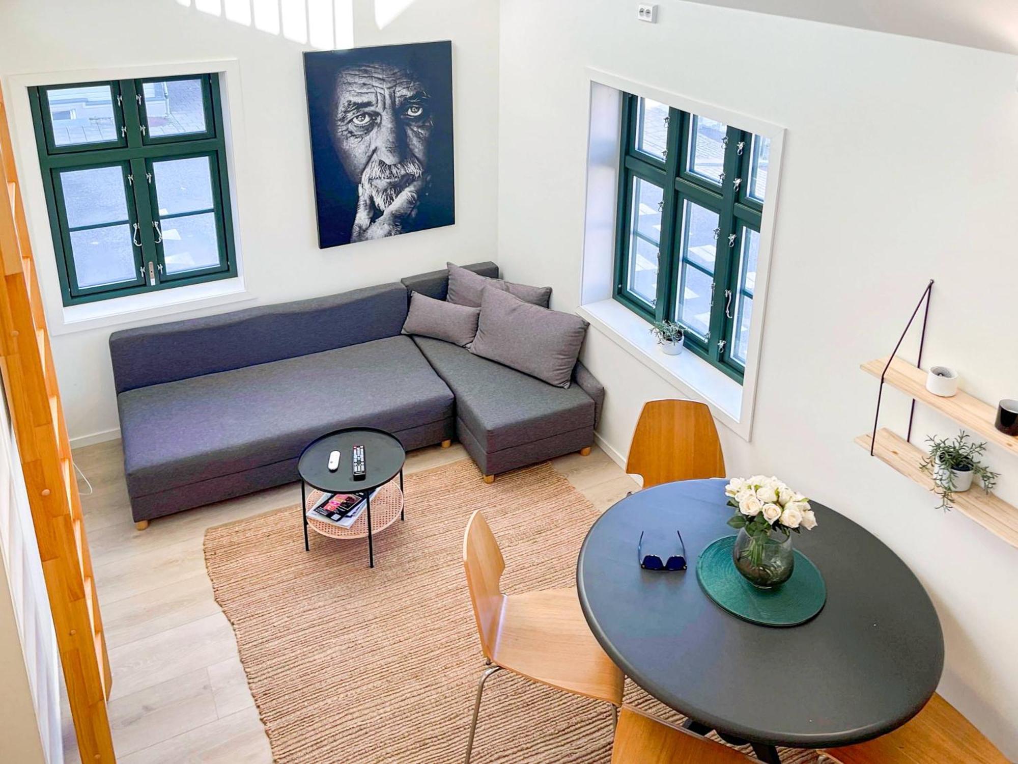 Apartment Vibrant On Bustling Street, Above A Restaurant Perfect For Tourists, *