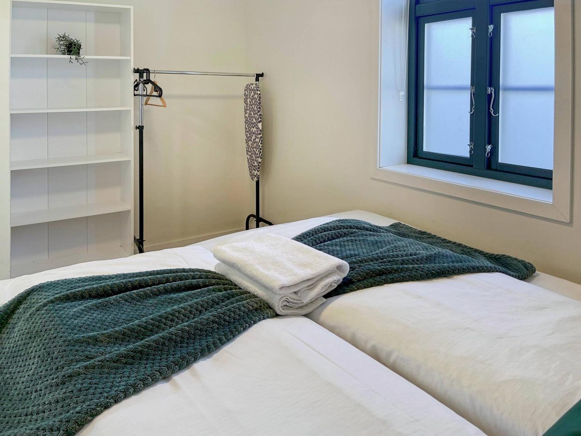 Apartamento Vibrant On Bustling Street, Above A Restaurant Perfect For Tourists, *